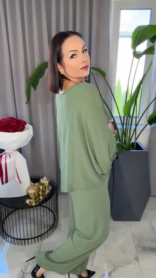 Komplet elegancki khaki piękny dres, zdjęcie 2 z 2 – odzież damska Victoria Fashion