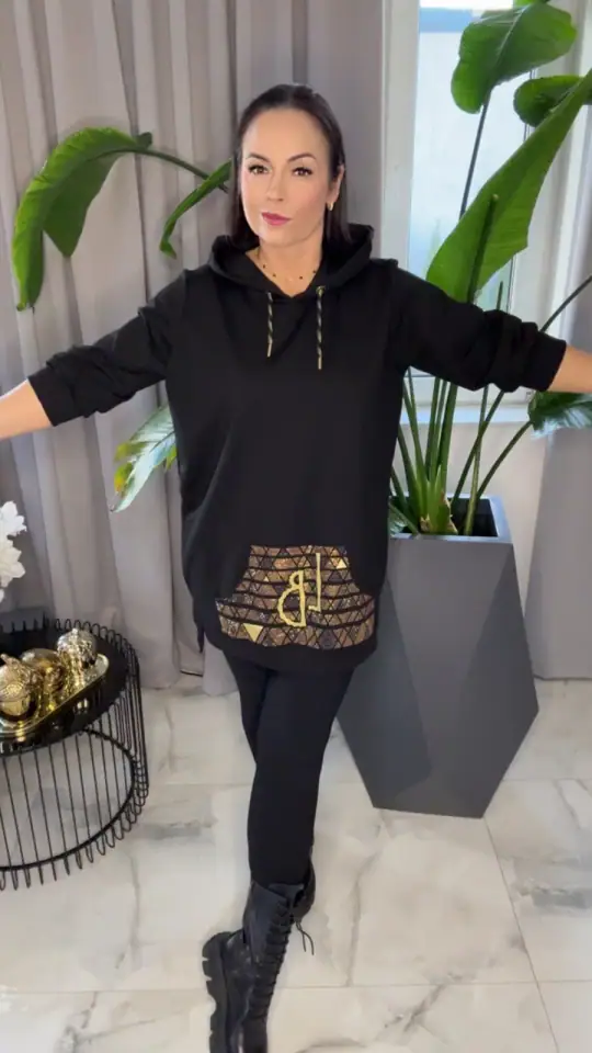 Bluza czarna Lola Bianka, zdjęcie 1 z 2 – odzież damska Victoria Fashion