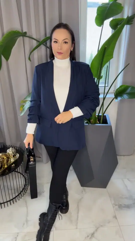Marynarka granatowa piękna klasyczna, zdjęcie 2 z 2 – odzież damska Victoria Fashion
