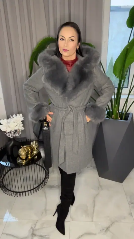 Płaszcz szary z futerkiem piękny i elegancki, zdjęcie 1 z 2 – odzież damska Victoria Fashion
