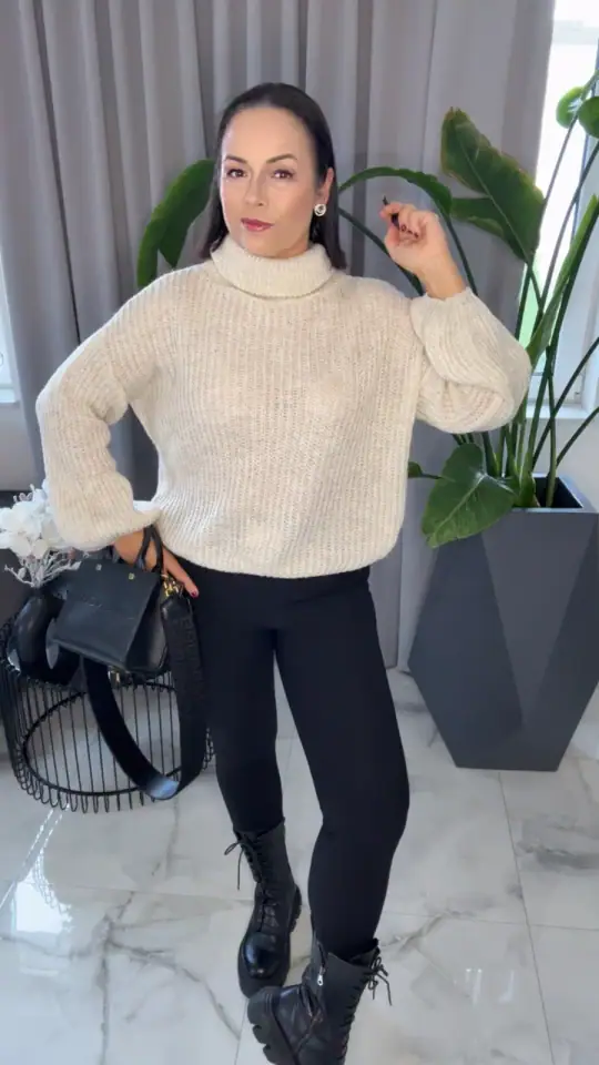 Sweter beżowy piękny ciepły golf, zdjęcie 1 z 2 – odzież damska Victoria Fashion