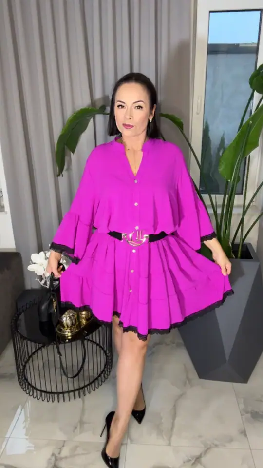 Sukienka z koronką hiszpanka oversize, zdjęcie 1 z 2 – odzież damska Victoria Fashion