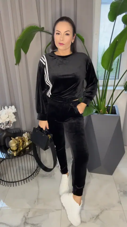 Dres welurowy czarny komplet, zdjęcie 2 z 2 – odzież damska Victoria Fashion