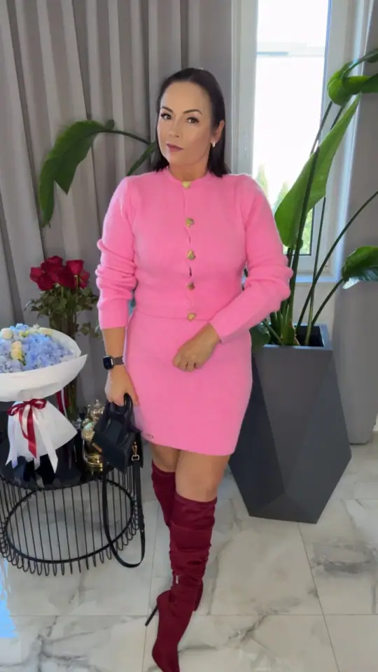Komplet różowy Lola Bianka dzianinowy, zdjęcie 1 z 2 – odzież damska Victoria Fashion