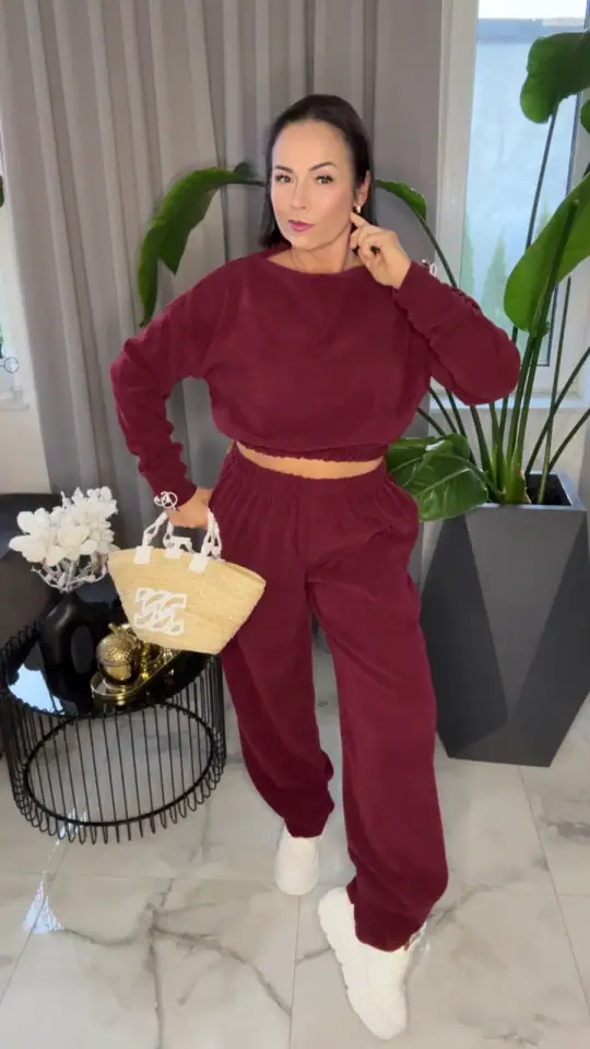 Dres bordowy piękny i genialnie wygodny, zdjęcie 1 z 2 – odzież damska Victoria Fashion