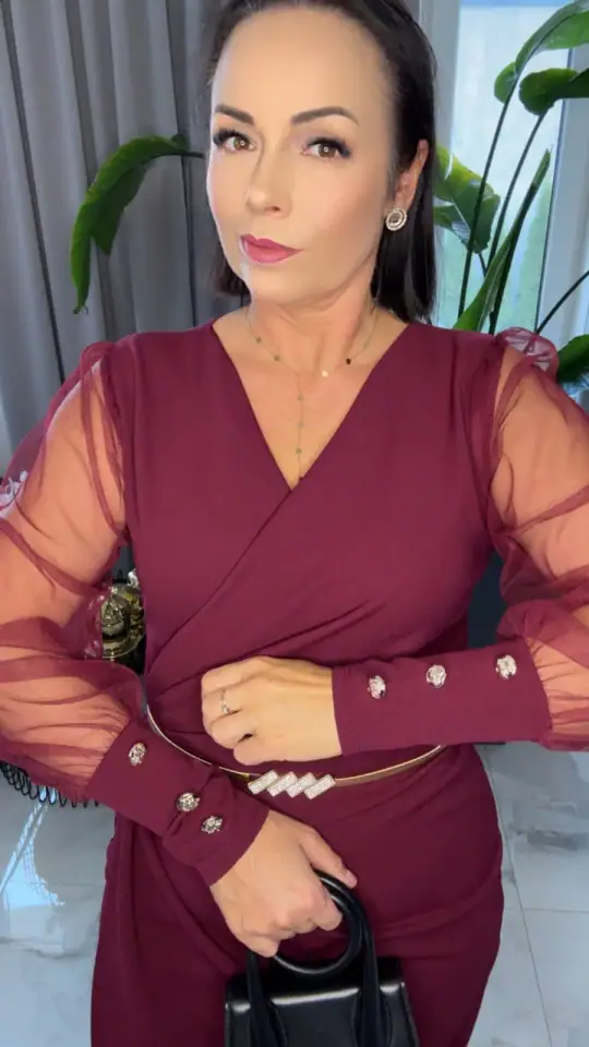 Sukienka bordowa elegancka, zdjęcie 2 z 2 – odzież damska Victoria Fashion