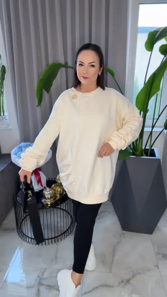 Bluza Lola Bianka crem cieplutka, zdjęcie 1 z 2 – odzież damska Victoria Fashion