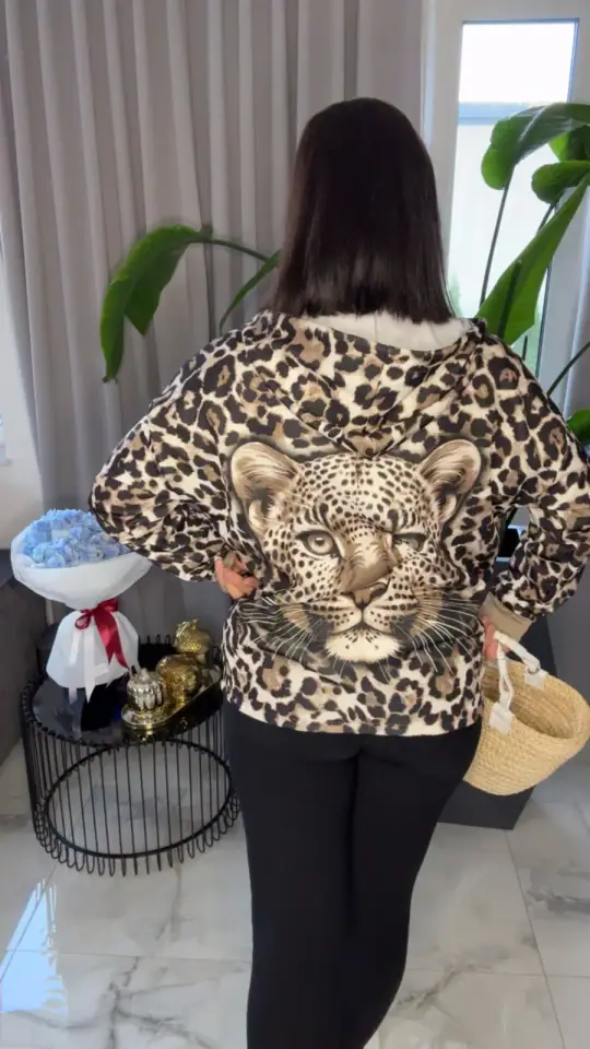 Bluza tygrys beżowa zapinana, zdjęcie 2 z 2 – odzież damska Victoria Fashion
