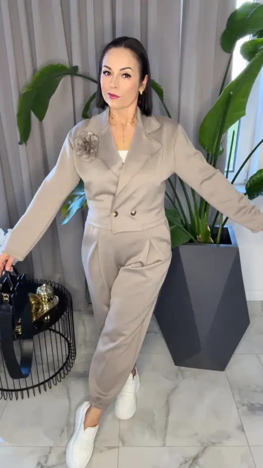 Komplet z różą fango piękny dres, zdjęcie 1 z 2 – odzież damska Victoria Fashion