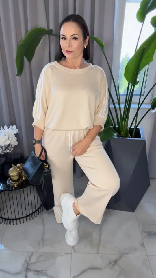 Dres beżowy wygodny komplet, zdjęcie 1 z 2 – odzież damska Victoria Fashion