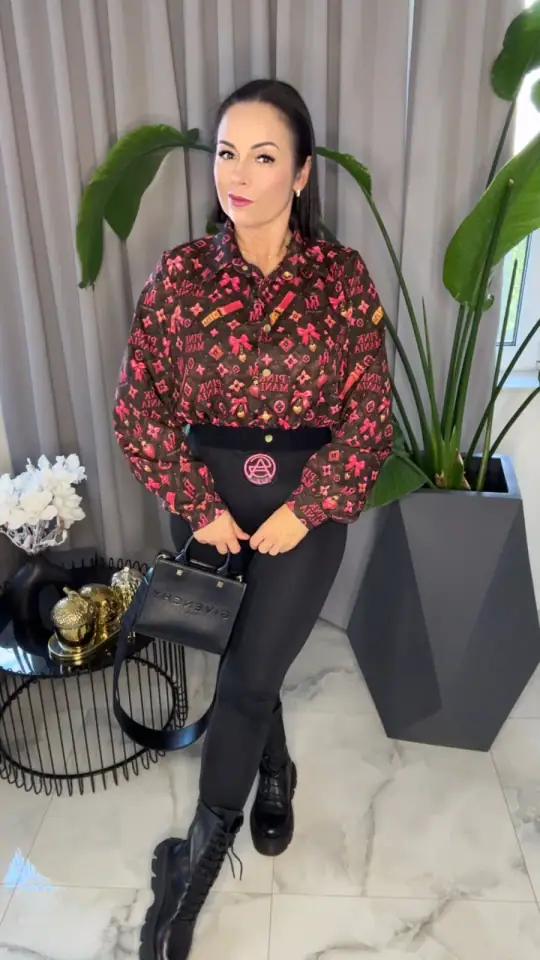Koszula Pink Mania Lola Bianka zapinana piękna, zdjęcie 1 z 2 – odzież damska Victoria Fashion