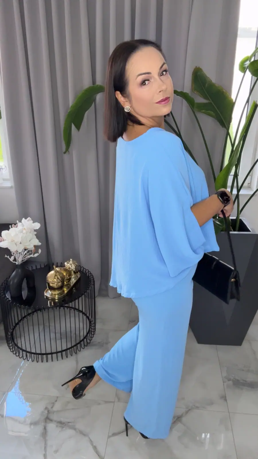 Komplet błękitny elegancki dres – miniatura 4 z 9