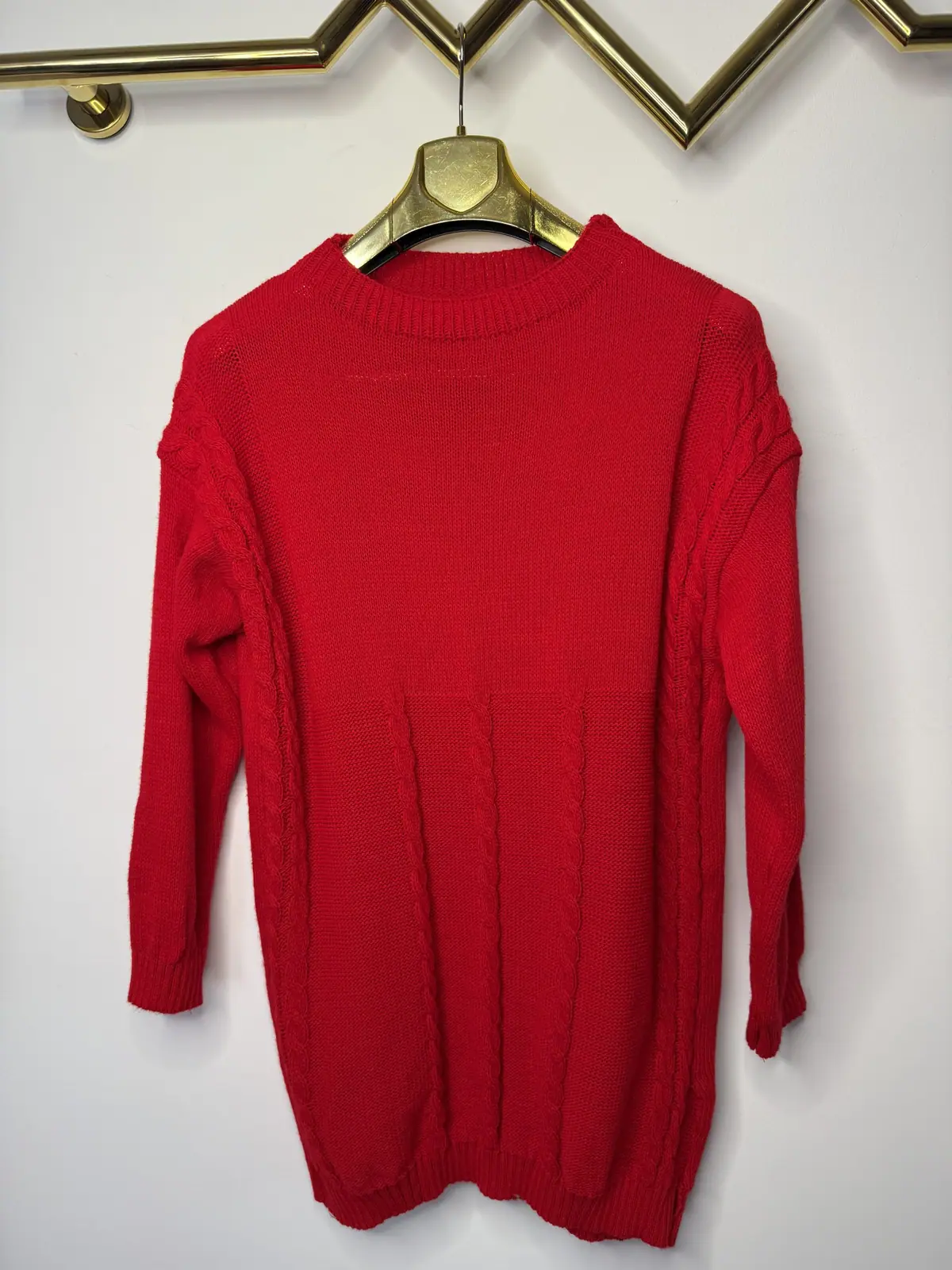 Sweter czerwony dłuższy z długim rękawkiem – miniatura 11 z 11