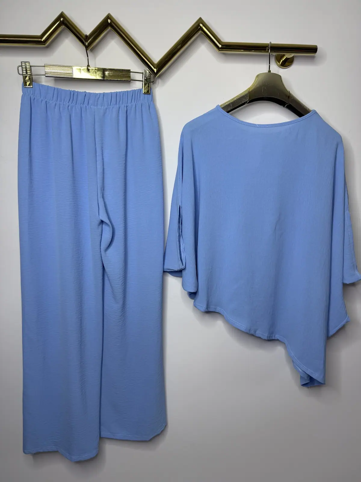 Komplet błękitny elegancki dres – miniatura 9 z 9