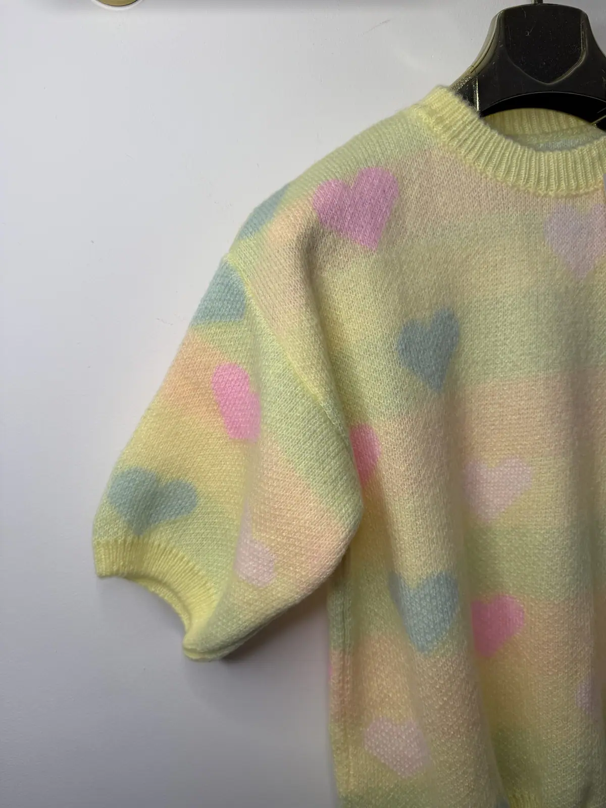 Sweter żółty w serca wygodny i mięciutki – miniatura 10 z 10