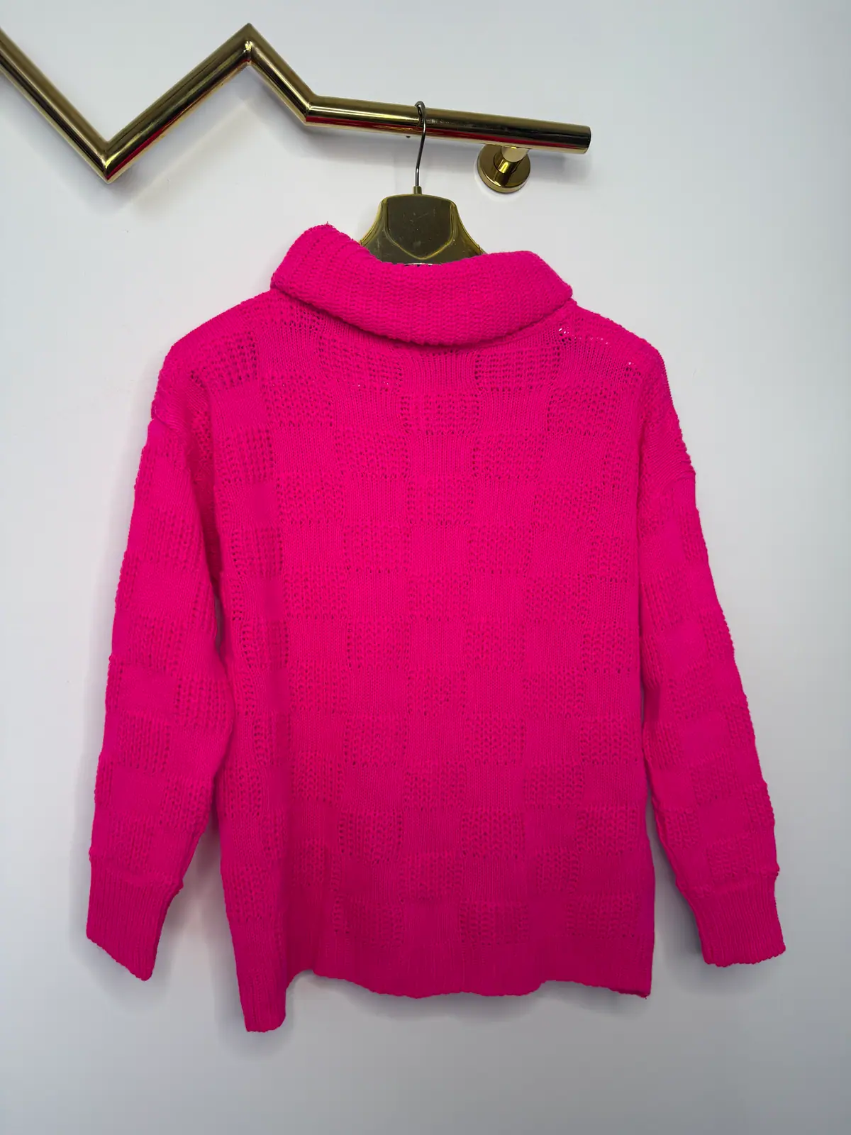 Sweter różowy golf piękny i wygodny – miniatura 7 z 11