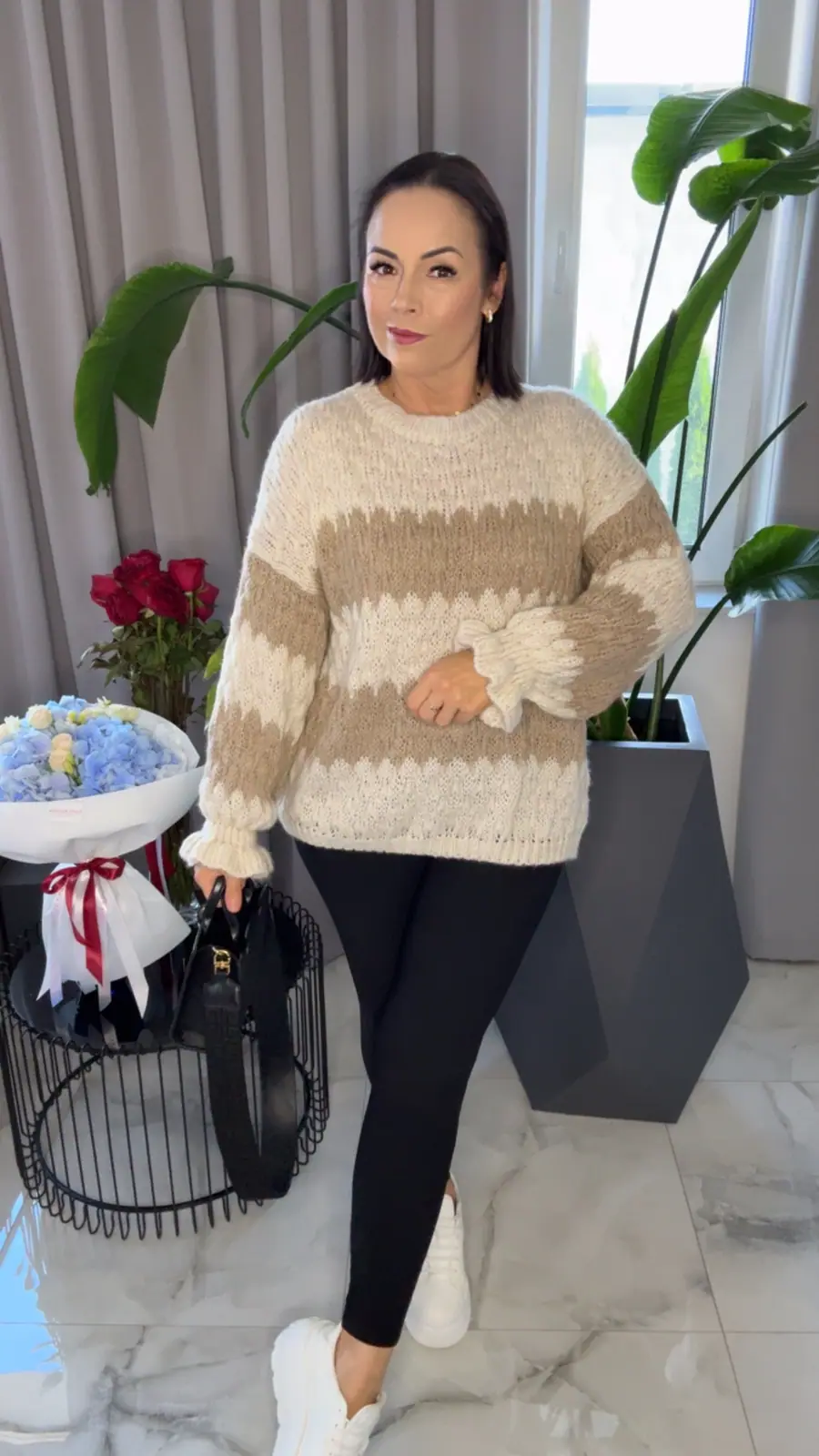 Sweter beżowy cieplutki piękny – miniatura 3 z 6