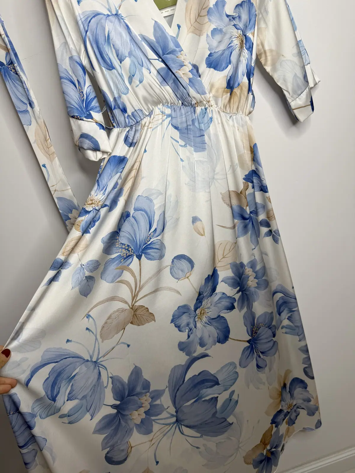 Sukienka elegancka satynowa w kwiaty długa – miniatura 10 z 12