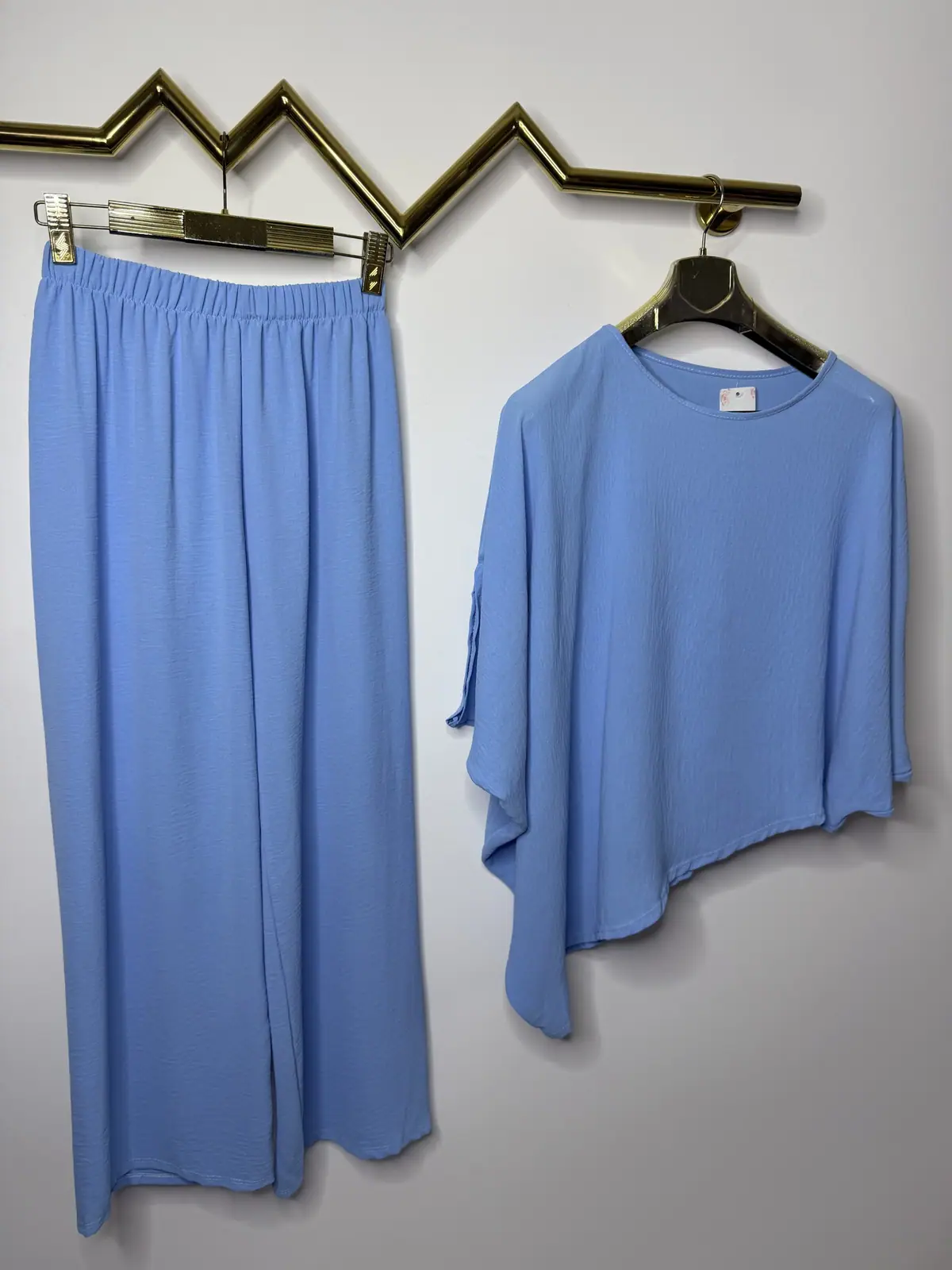 Komplet błękitny elegancki dres – miniatura 6 z 9