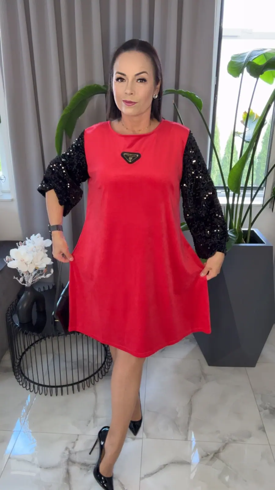 Sukienka Lola Bianka czerwona welurowa – miniatura 6 z 10