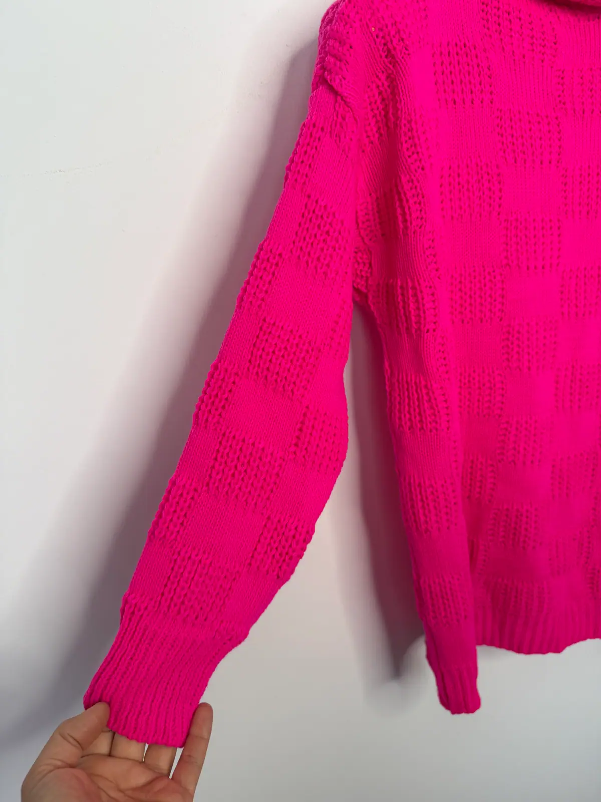 Sweter różowy golf piękny i wygodny – miniatura 8 z 11