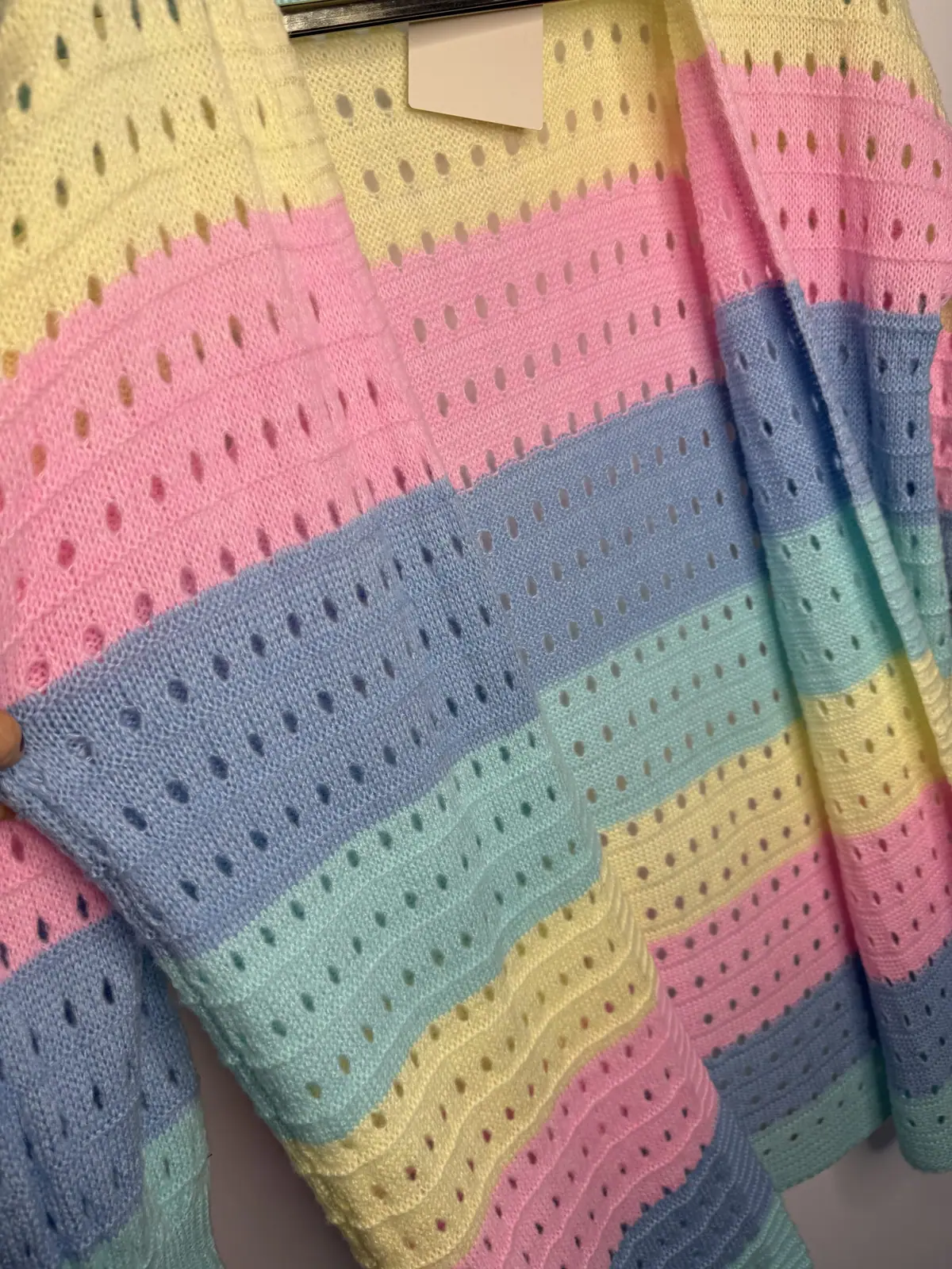 Kardigan pastelowy cieplutki dłuższy sweter – miniatura 10 z 11