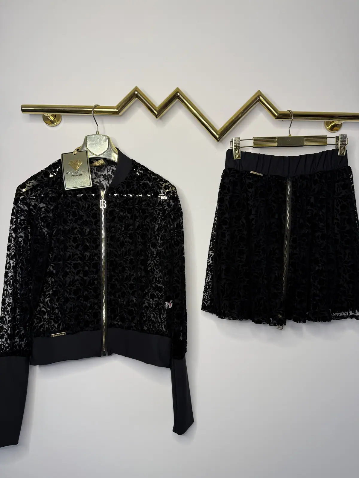 Komplet z koronki Lola Bianka bluza ze spódniczką piękny – miniatura 11 z 17
