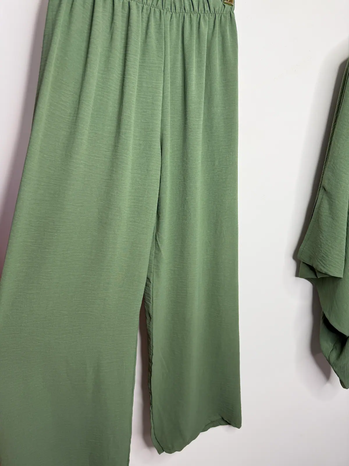 Komplet elegancki khaki piękny dres – miniatura 10 z 11