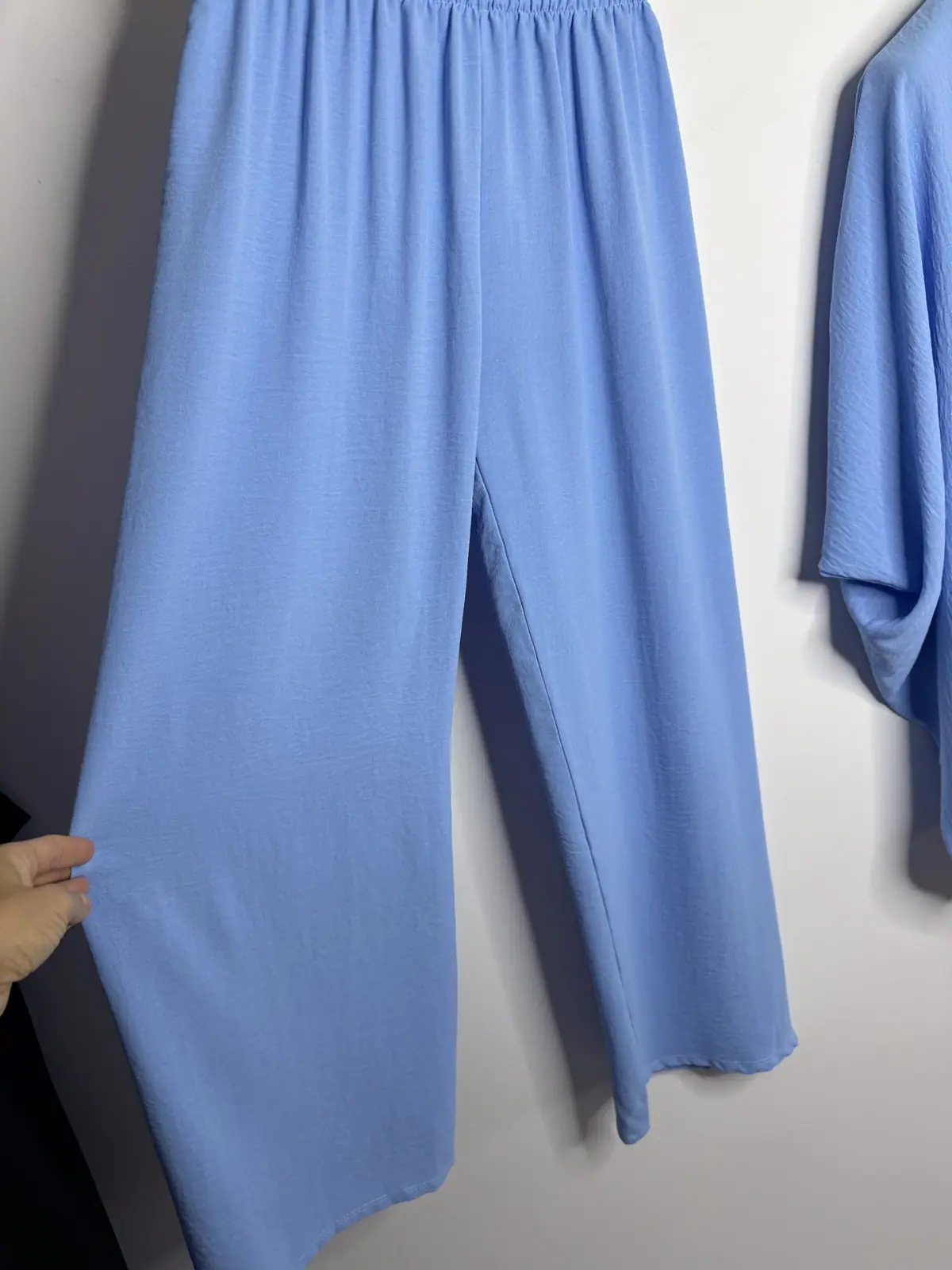 Komplet błękitny elegancki dres – miniatura 8 z 9