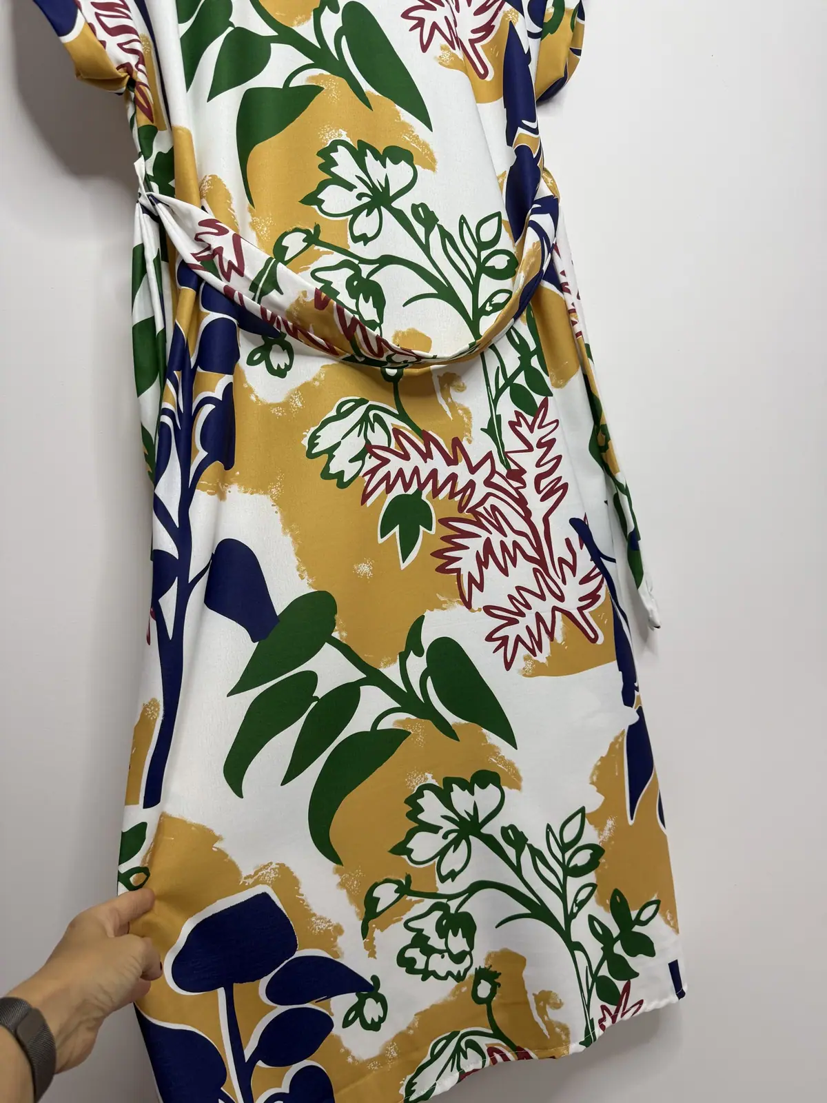 Sukienka w kwiaty z paskiem elegancka – miniatura 13 z 13