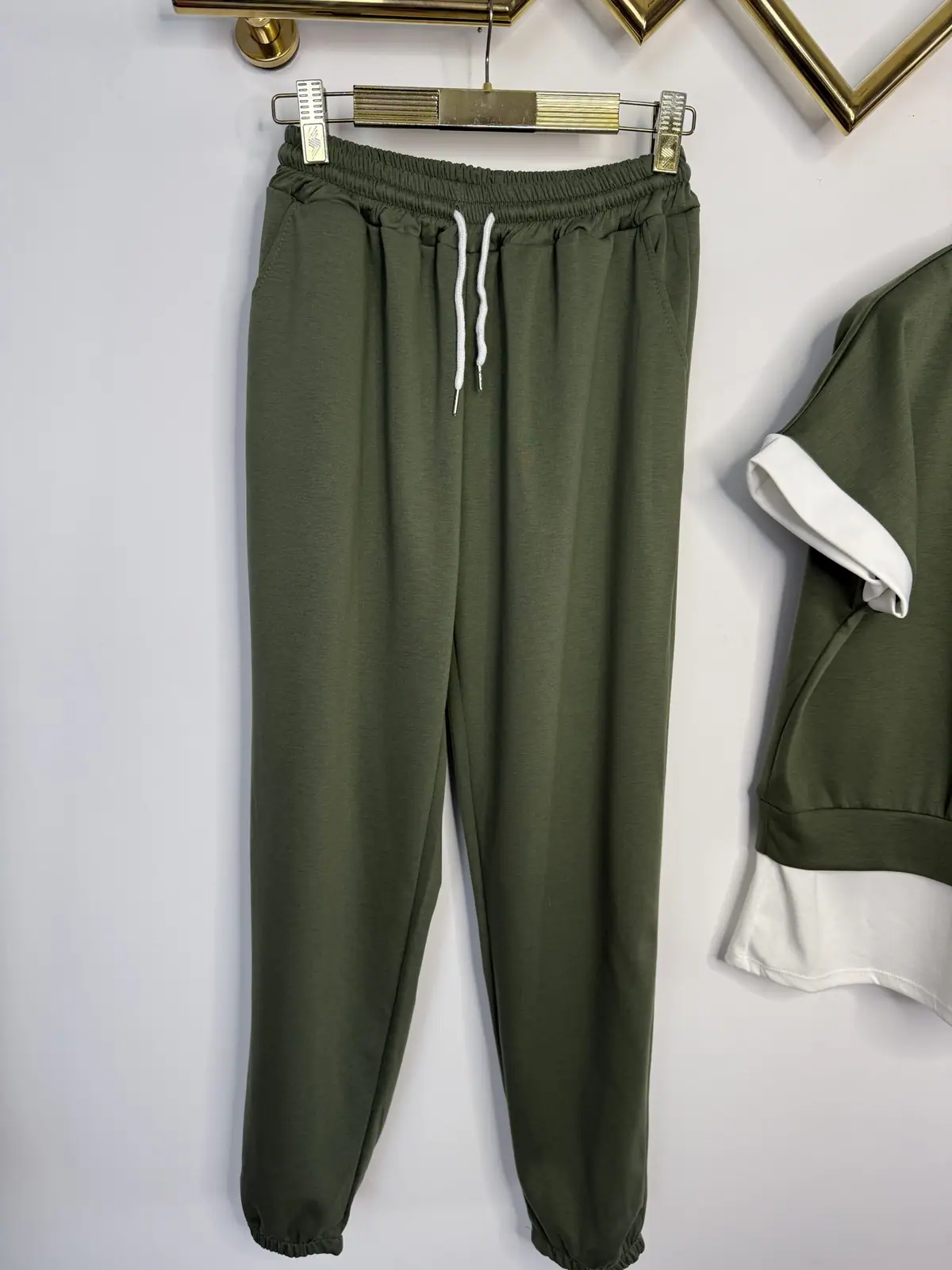 Dres khaki wygodny komplet biało zielony – miniatura 10 z 13