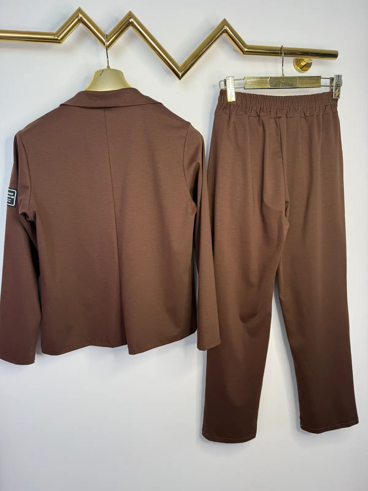 Komplet brązowy garnitur piękny dres – miniatura 10 z 12