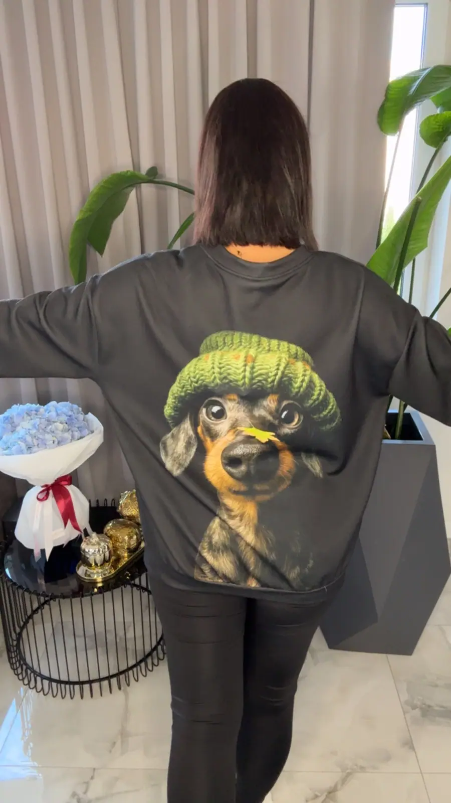 Bluza czarna z pieskiem masełko – miniatura 5 z 7