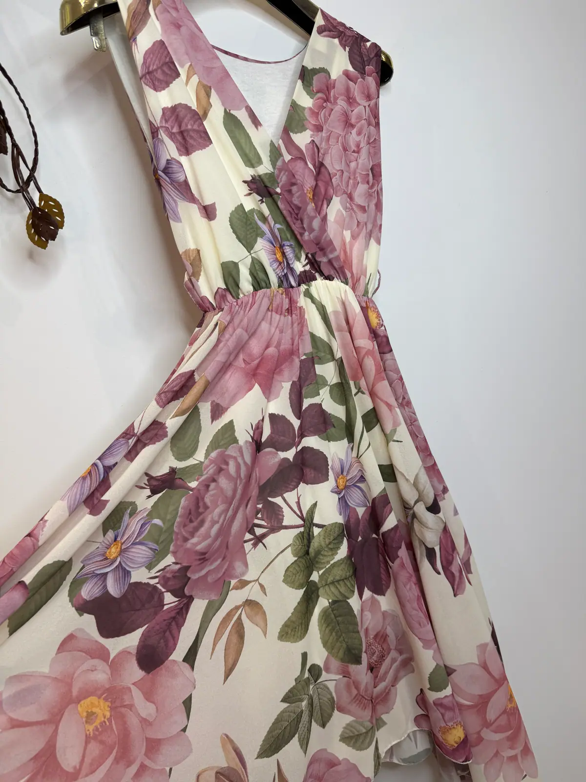 Sukienka elegancka bez rękawów piękna – miniatura 12 z 13