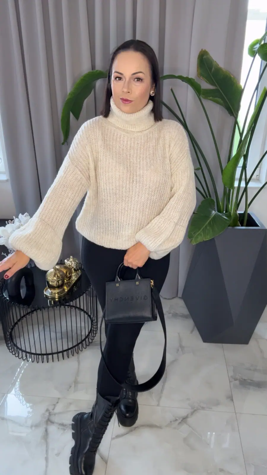 Sweter beżowy piękny ciepły golf – miniatura 6 z 6