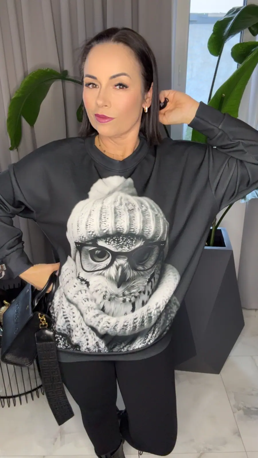 Bluza czarna sowa wygodna masełko – miniatura 4 z 5