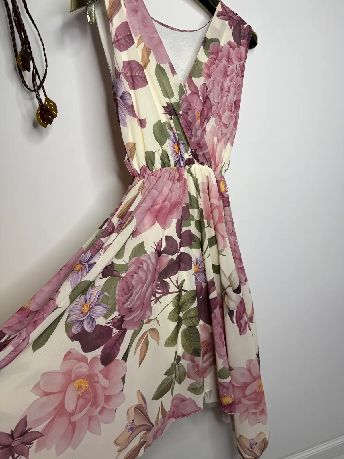 Sukienka elegancka bez rękawów piękna – miniatura 10 z 13